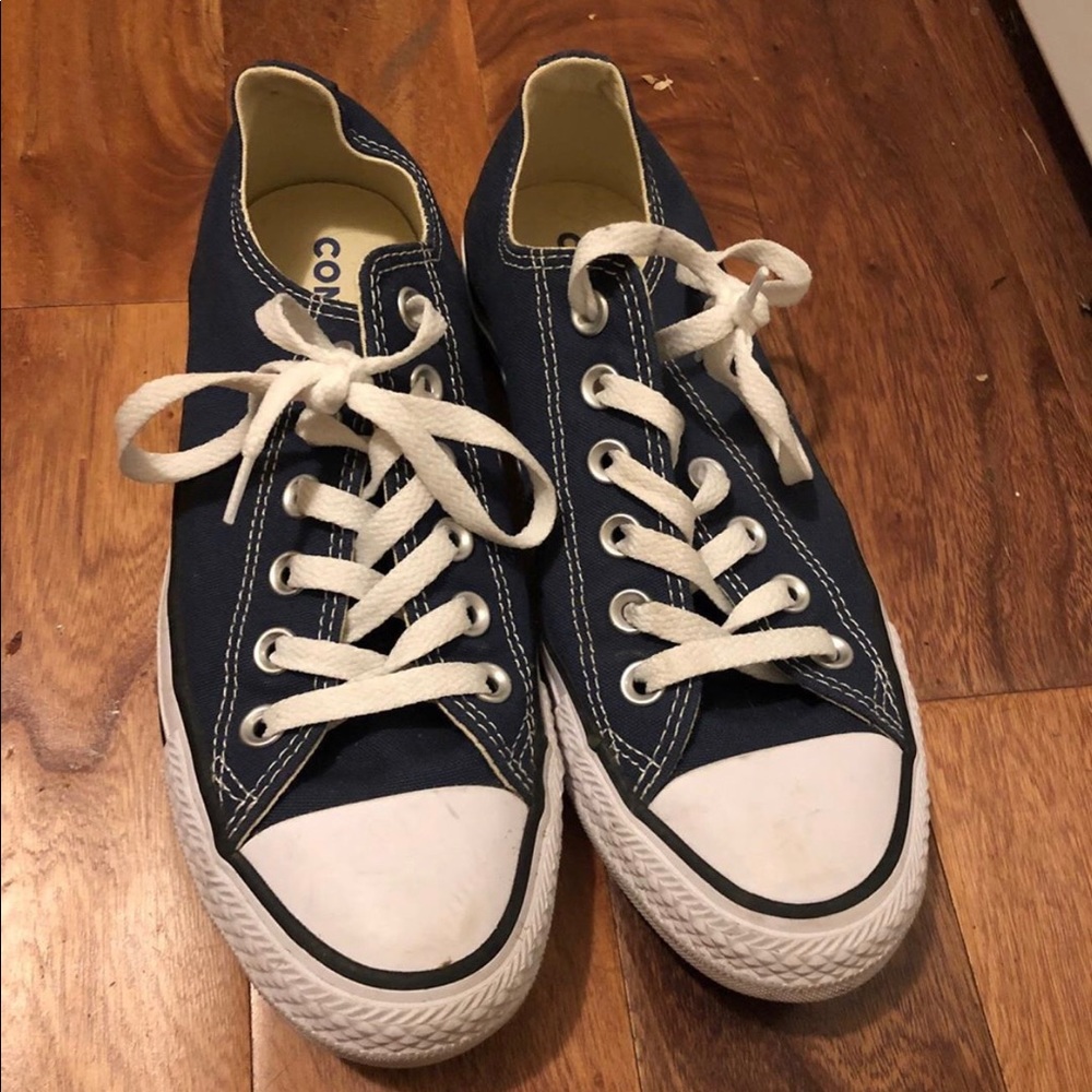 Navy blue converse
